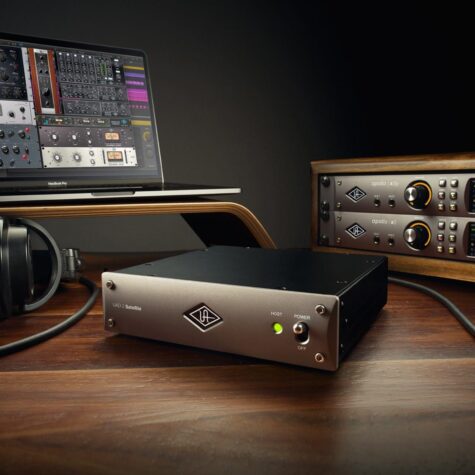 Universal Audio UAD-2 Satellite TB3 OCTO Custom