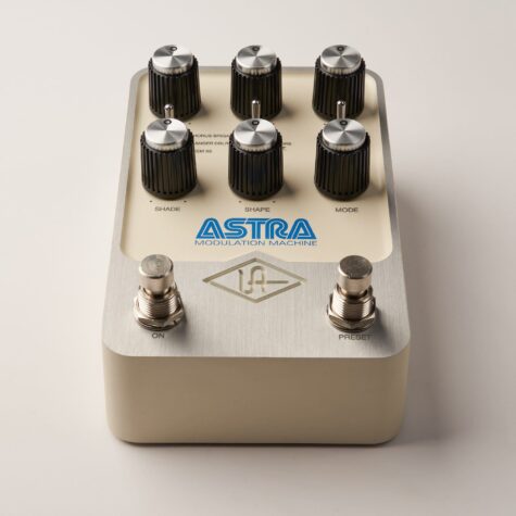 UAFX Astra Modulation Pedal