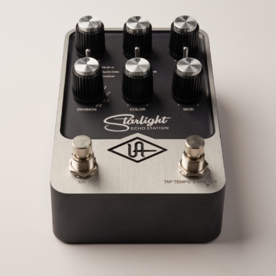 UAFX Astra Modulation Pedal