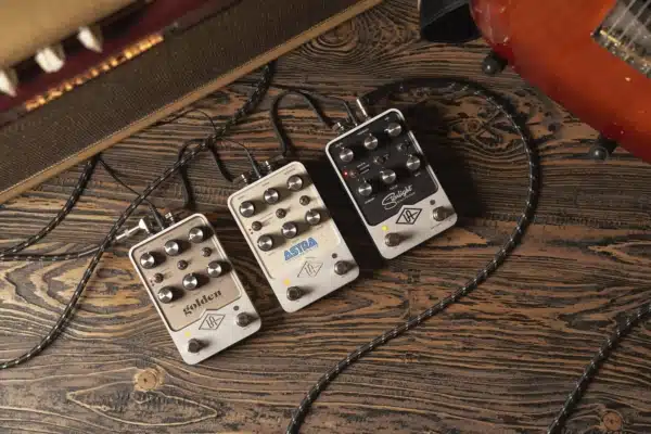 UAFX Astra Modulation Pedal