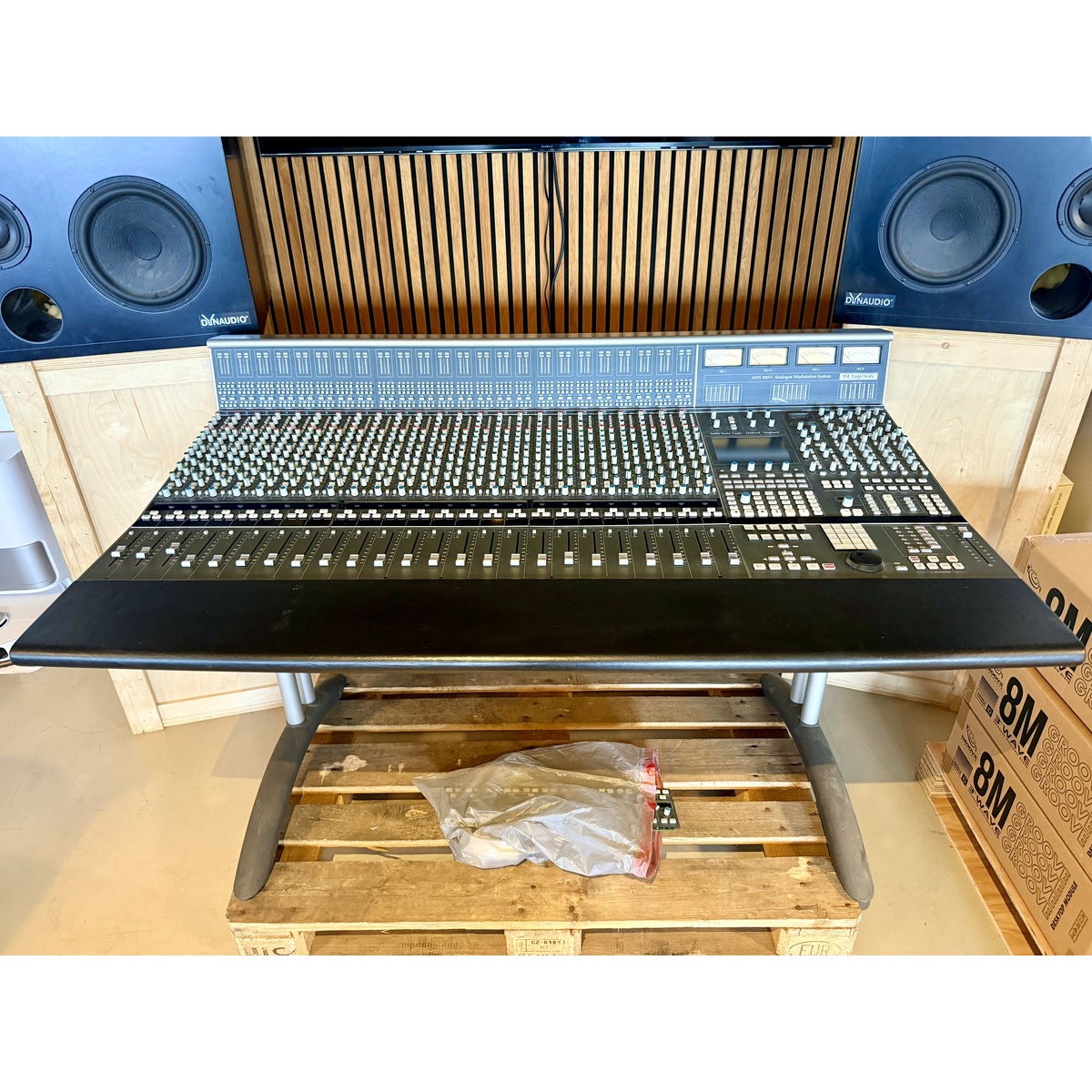 SSL AWS900+ (Used)